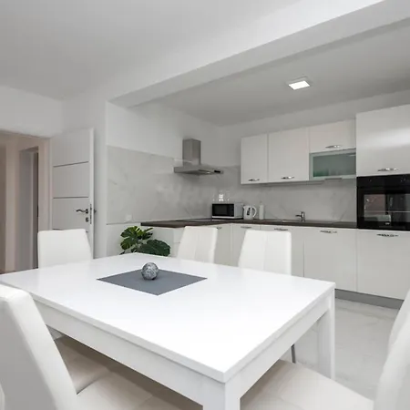 House Dragica