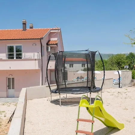 Nyaraló House Dragica *