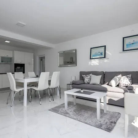 Nyaraló House Dragica *