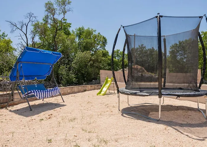 House Dragica Nyaraló