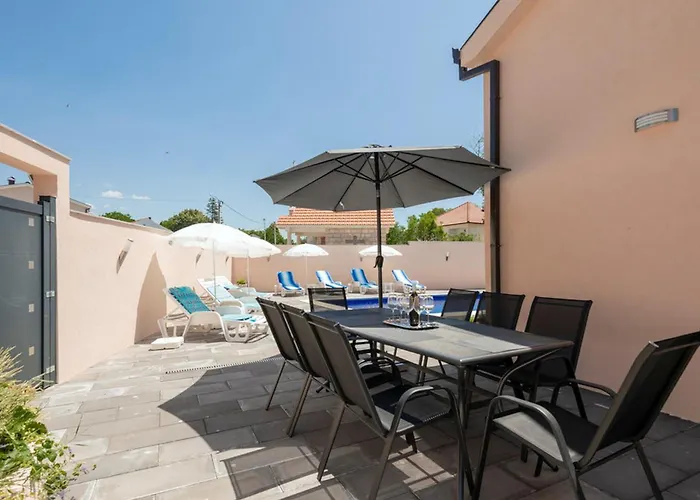 House Dragica Nyaraló *