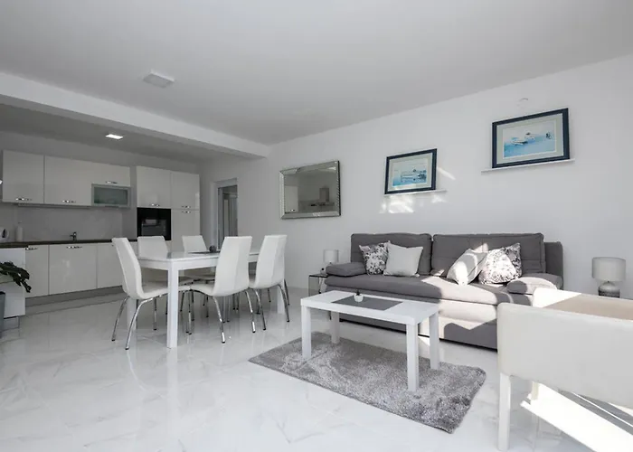 Nyaraló House Dragica *